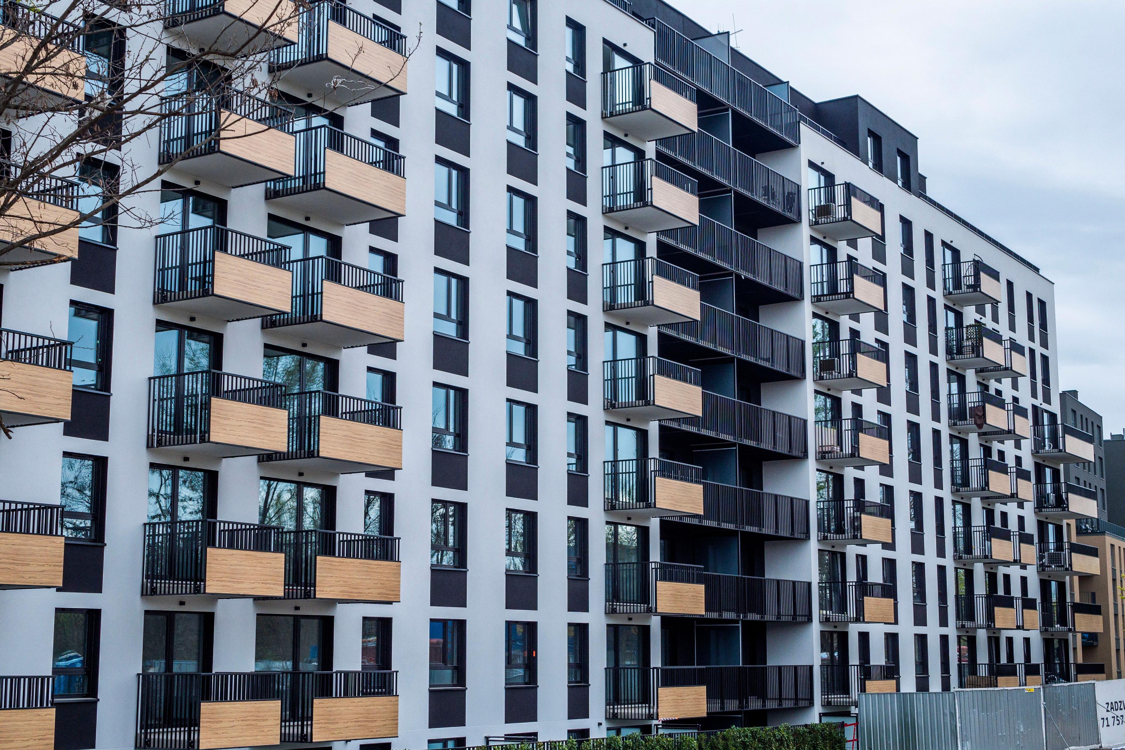 Strata cleaning